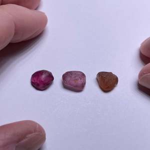Pierre précieuse naturelle œil de chat grenat rouge, forme cœur, 8 mm, polie, haute qualité, pierre minérale - Product Image 3