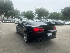 Usado 2019 Chevrolet Camaro 2LT - Product Image 2