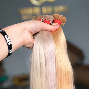 Extensions de cheveux Remy vietnamiennes brutes Silky Straight Wave 100% Virgin pré-collé Tape Hair in Light Color 100gms - Product Image 1