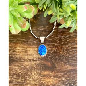 Colgante Navajo Hecho a Mano con Ópalo Azul y Perla, Diamantes, Plata de Ley con Baño de Rodio, Engaste de Bisel, Joyería con Patrón Numerado - Product Image 1