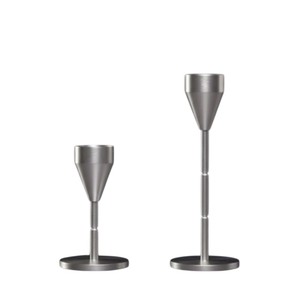 เชิงเทียนโลหะสีเงินทันสมัย ขาตั้งเชิงเทียนสแตนเลสสตีลเคลือบโครเมียม ดีไซน์ฐานรูปทรงกากบาท สำหรับตกแต่งโต๊ะอาหารและบ้าน - Product Image 5