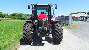 Tractor Agrícola Massey Ferguson Serie MF 4707 4WD con Componentes Centrales de la Granja, Incluida la Caja de Cambios para la Transmisión del Motor - Product Image 5
