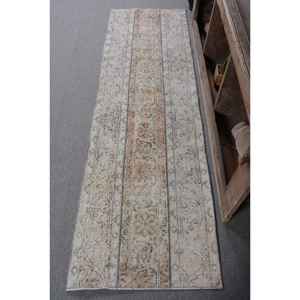 Tapis en laine turque vintage de 2.3x7,5 pieds, tissage à plat en patchwork beige et bleu pour les décorations de salon avec support en latex - Product Image 1