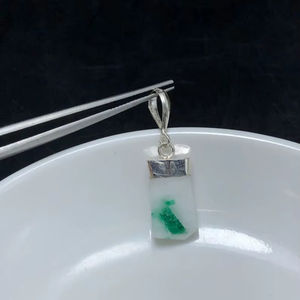 Pendentif émeraude naturelle de qualité supérieure Bijoux en argent sterling 925 Pendentif en pierres précieuses fait à la main avec cadeau en quartz pour elle - Product Image 1