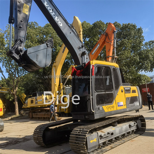 Pelle moyenne sur chenilles Komatsu Ec140D d'occasion avec moteur et pompe, poids en ordre de marche de 14 tonnes, avec faibles heures de fonctionnement - Product Image 5