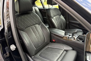 Voiture d'occasion haut de gamme 2021 B-MW M550i xDrive 523 ch Turbo V8 - Product Image 6
