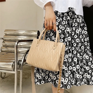 Bolso de mano de moda al por mayor con estampado de cocodrilo, bolso de hombro informal de verano, bolso tote de cuero para damas - Product Image 6