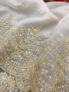 POOJA & Festive Spécial Pure Organza Soie Tissu Rich Pallu Travail Une Minute Drapé à la mode Saree Avec Contraste Blouse Pièce - Product Image 6