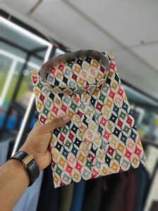 Coton doux et lourd prêt à l'emploi avec séquence de broderie et Kurta pour tous les types de fonctions - Product Image 6