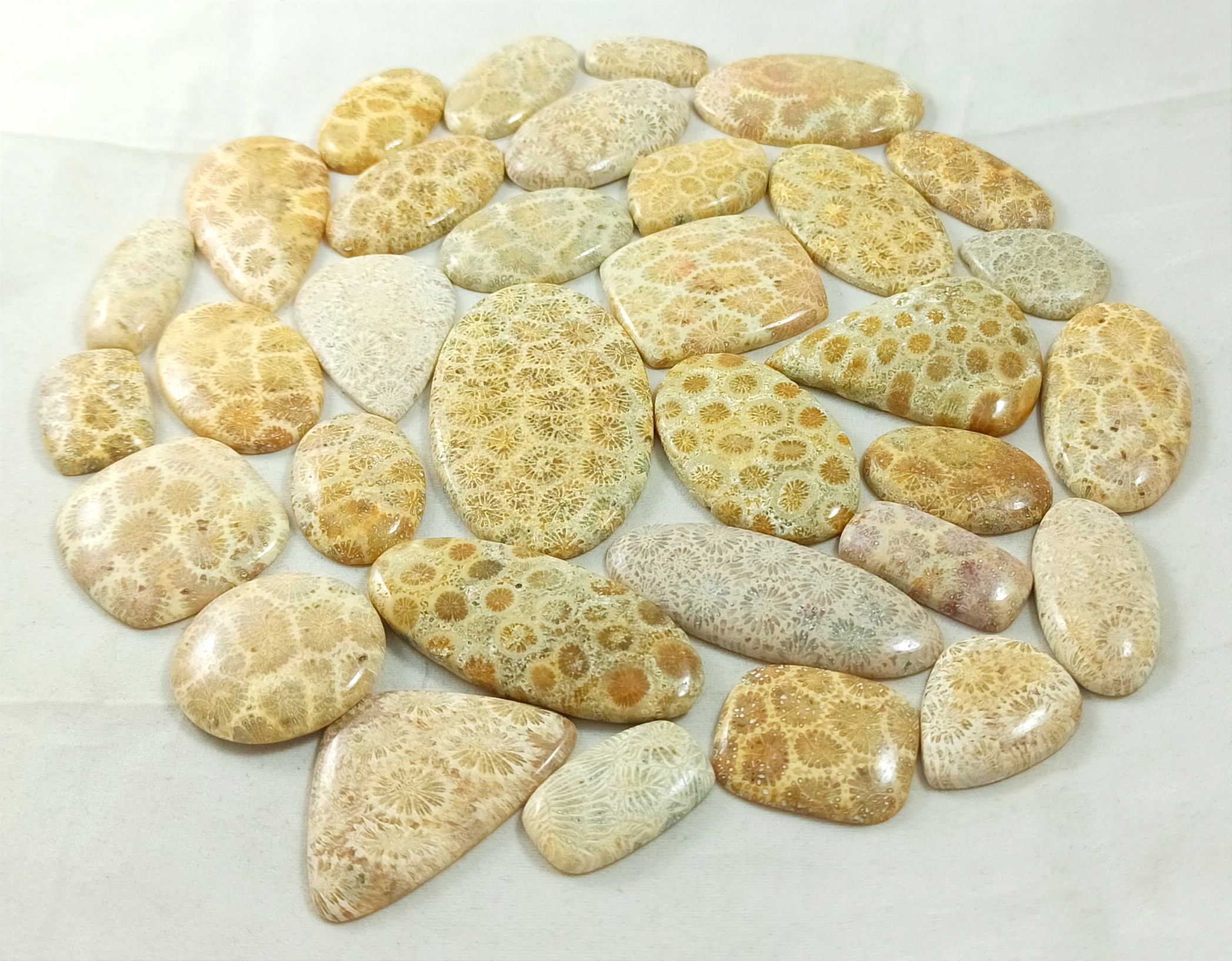 สีเหลือง