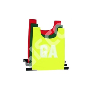 Bavoirs de netball en poly coton 36cm x 48cm moyen disponible à un prix abordable - Product Image 1