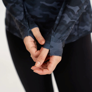 Pull zippé 1/4 respirant de haute qualité pour femmes-confortable, élégant et parfait pour les vêtements décontractés et les activités de plein air - Product Image 4