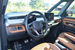 ID.Buzz Pro S RWD 2025 Usado en Perfectas Condiciones, Motor de Gasolina, Volante a la Izquierda, Asientos con Calefacción, Sistema de Navegación Automático, R17, 7 Asientos - Product Image 3