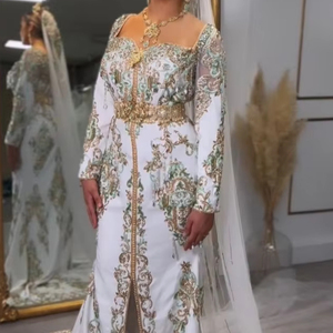Nuevo vestido CAFTAN blanco con bordado de diseñador deslumbrante con Dabka adornado, perlas, cuentas de cristal para boda = 2025 - Product Image 1