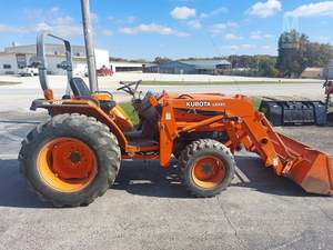 Tracteur Kubota L3010 - Product Image 4