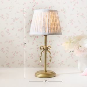 Mini lámpara de mesa con ojales florales vintage Base de lazo dorado romántico | Decoración de dormitorio y tocador - Product Image 6