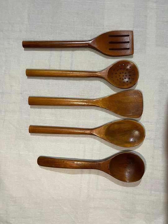 สีน้ำตาล