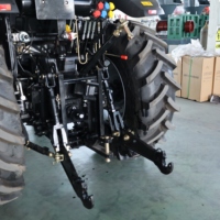 Tracteur agricole utilitaire 4x4 de 75 CV avec cabine climatisée et chauffée et chargeur frontal