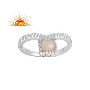 แหวนอัญมณีโอปอลจากเอธิโอเปียธรรมชาติทำจากเงินสเตอร์ลิงเครื่องประดับเป็นของขวัญสำหรับผู้หญิงดีไซน์ล่าสุด - Product Image 1