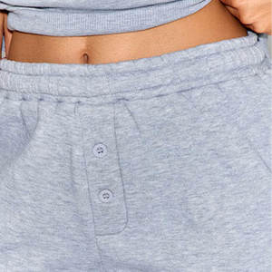 Ensemble de survêtement pour femme coupe décontractée haut à manches courtes et pantalon à cordon parfait pour les voyages et la maison - Product Image 4