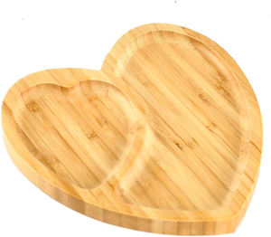Caractéristique décorative polonaise naturelle de plateau de service de conception de coeur en bois fait main - Product Image 3