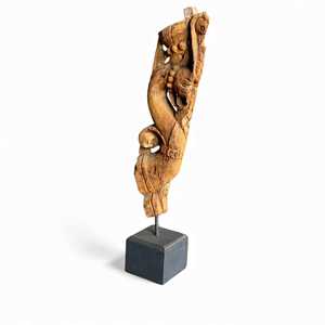 Soporte de Madera Antiguo con Diseño de Plantas, Estilo Tradicional para Sala de Estar - Product Image 1