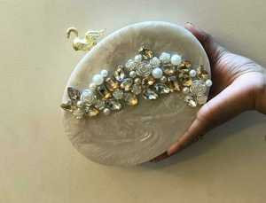 Bolso de mano de resina con cuentas elegante y moderno, Perla de imitación chapada en oro, mariposa Vintage, abalorio sólido, conjunto completo de arte creativo - Product Image 6