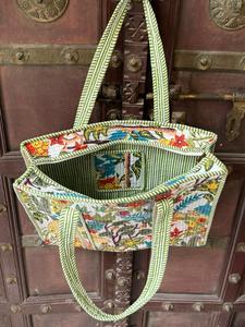 Bolso Tote de Algodón Acolchado para Mujer con Cierre de Cremallera, Correa de Hombro con Cadenas, Accesorio de Moda, Bolso Grande y Portátil para Todas las Temporadas - Product Image 4