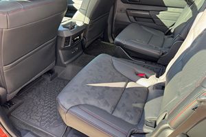 Toyota Sequoia TRD Pro 2024, Caja de Cambios Automática, Título Limpio, Sin Accidentes, con Bajo Kilometraje, Lista para Envío - Product Image 6