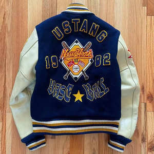 Chaqueta universitaria de diseño personalizado de fábrica para hombre, patrón de lana, patrón de letras, ropa de calle, chaqueta de béisbol, tela de lona para hombre - Product Image 1