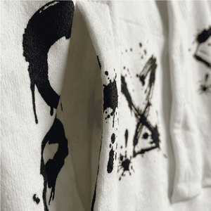 Sweat-shirts graphiques personnalisés en mélange de coton pour un streetwear moderne, des tenues décontractées, la mode urbaine et le quotidien. - Product Image 6