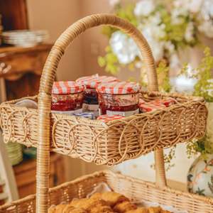 Plateau en rotin élégant à deux niveaux Plateau de service fait main avec poignée pour collations aux fruits ou présentoir de comptoir de cuisine fabriqué au Vietnam - Product Image 6