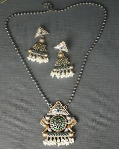 Conjunto de Collar y Aretes de Plata Oxidada en Dos Tonos con Piedra Verde, Regalo para Ella - Product Image 3