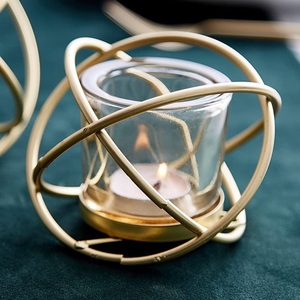 Dernière Arrivée de Haute Qualité À Faible QUANTITÉ MINIMALE DE COMMANDE Géométrique Style Or Bougeoir Maison De Luxe Décor Bougeoir - Product Image 1