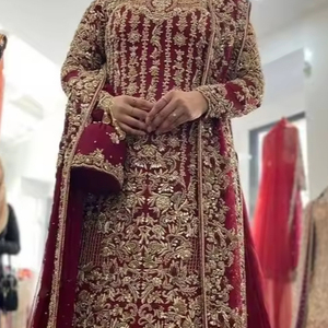 NUEVO VESTIDO DE NOVIA BORDADO EN KURTA,LEHENGA Y DUPATTA CON CUENTAS DE CRISTAL EMBELLEZADO, PIEDRA, TRABAJO DE DABKA PARA BODA @ 2024 - Product Image 1