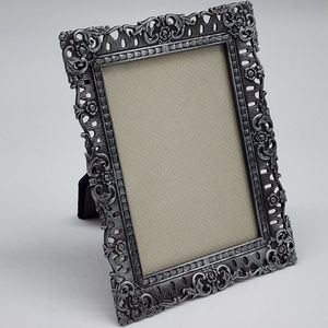 Cadre photo en métal élégant pour bureaux modernes, offrant un look professionnel, une construction durable, une qualité supérieure, un design d'affichage mural - Product Image 6