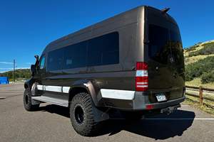 Mercedes-Benz Sprinter 3500 4x4 USADA MÁS VENDIDA, Año 2016, Modificaciones para Overlanding, 4WD, Motor Turbodiésel V6 de 3.0 Litros - Product Image 4