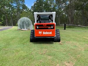 Cargadora Compacta Bobcat T66 de Alta Calidad, Diseñada para Trabajos en Todo Tipo de Terreno, con Orugas Compactas y Listas para Usar - Product Image 4
