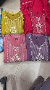 Elegante conjunto Kurtis de 3 piezas en tela viscosa Vaticana con brocas delicadas, perfecto para ropa festiva, oficina y salidas informales - Product Image 6