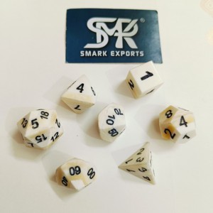 Ensemble de dés écologiques polis en os de buffle pour jeux de table Dés polyédriques faits à la main pour jeux de rôle Jeux de société et cadeaux - Product Image 4