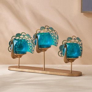 Portavelas votivo de Metal con diseño de pavo real elegante para decoración del hogar y festividades navideñas Características Linternas elegantes - Product Image 1