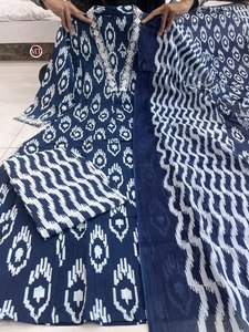 Dépêchez-vous et achetez un pantalon Kurti et Dupatta de haute qualité en pur coton Nayra Cut avec broderie lourde pour les fêtes! - Product Image 2