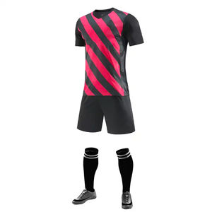 Vêtements de football rétro personnalisés pour hommes et enfants Ensemble de maillots de club d'uniformes de football personnalisables - Product Image 6
