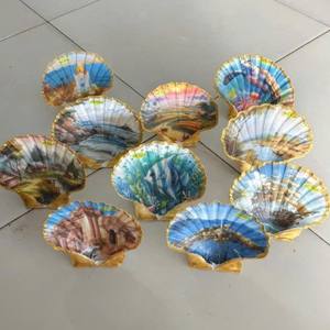 Ornement de coquillage peint à la main du Vietnam fabriqué à partir de véritables coquillages naturels parfait pour la décoration de cadeau souvenir sur le thème de l'océan - Product Image 2