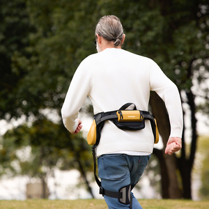 La conception d'exosquelette Stablego aide à réduire la pression sur les jambes des personnes âgées, ce qui facilite la randonnée. - Product Image 3