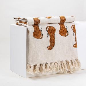 Última nueva llegada de sofá de algodón con estampado de bloques de animales, aspecto elegante para funda de sofá de sala de estar - Product Image 4