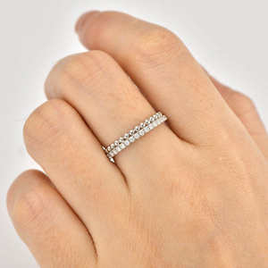 Alliance de mariage double demi-éternité unique et classique en argent 925 avec moissanite de 1,5 mm, bicolore, sertie à griffes, géométrique, tendance, pour fiançailles - Product Image 6