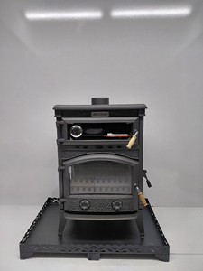 Estufa de Hierro Fundido Ecológica - Horno de Alta Eficiencia Energética para Uso en Viviendas, Incluye Horno, Construcción Duradera, Diseño Contemporáneo - Product Image 2