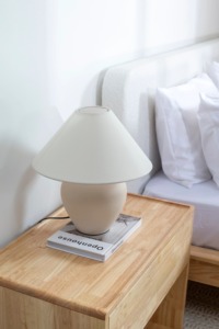 Table de chevet moderne à 1 tiroir en manguier massif Collection de meubles de chambre à coucher au design classique pour le salon - Product Image 4