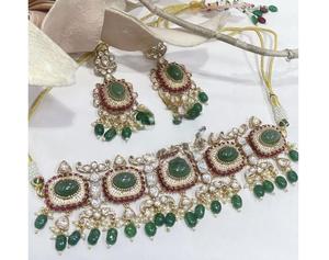 Parure Collier Ras-du-Cou et Boucles d'Oreilles en Laiton Plaqué Or de Haute Qualité avec Zircons, Style Classique pour Fiançailles, Fêtes et Mariages – Collection Radiant Designer - Product Image 1